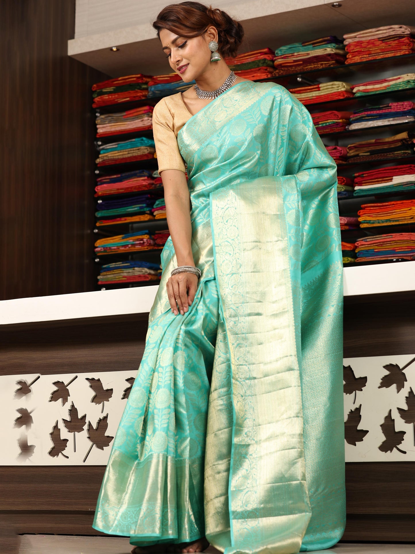 Zari weaving handloom silk saree