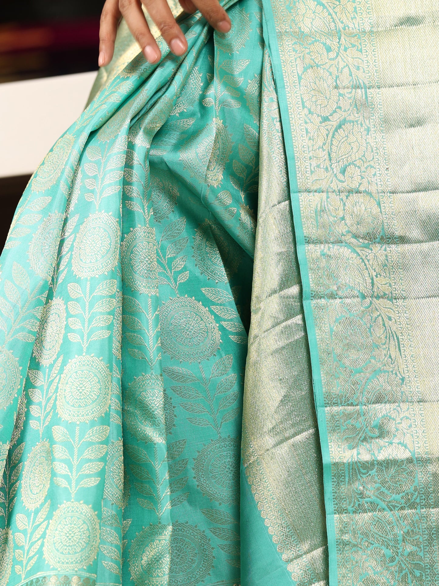 Zari weaving handloom silk saree